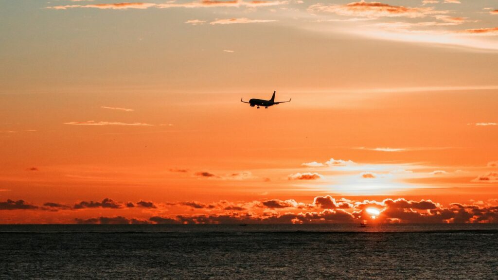 United 737 and Army Black Hawk Come Within 525 Feet Over California — FAA’s New Separation Rule Tested Immediately