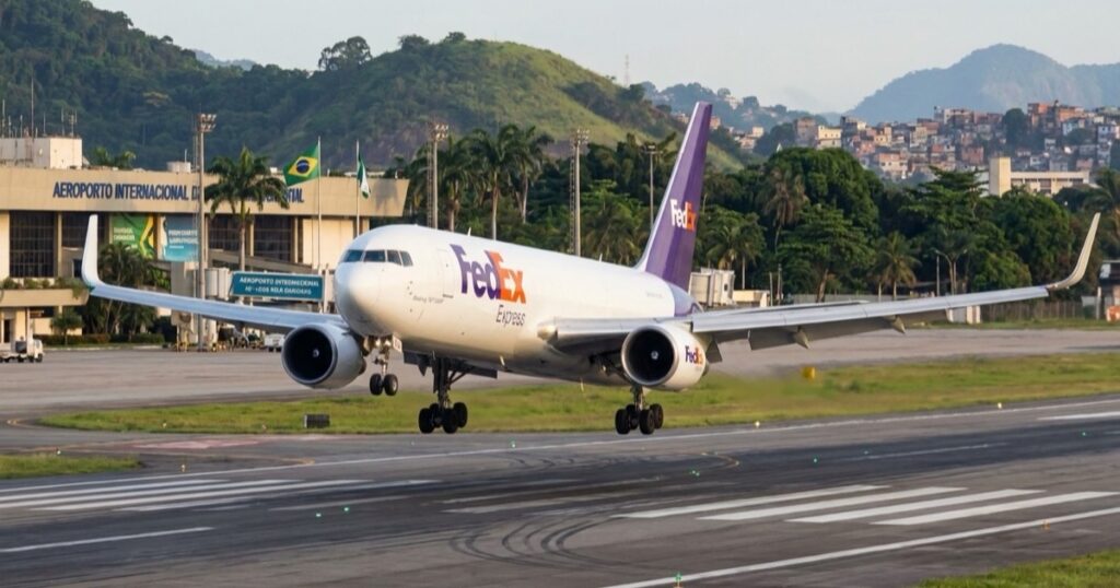 FedEx 767 Circles for Two Hours After Bird Strike Damages Engine on Takeoff From Campinas